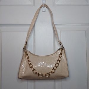 Cream Croc Embossed Patent Leather Gold Chain Accent Baguette Shoulder Bag Retro